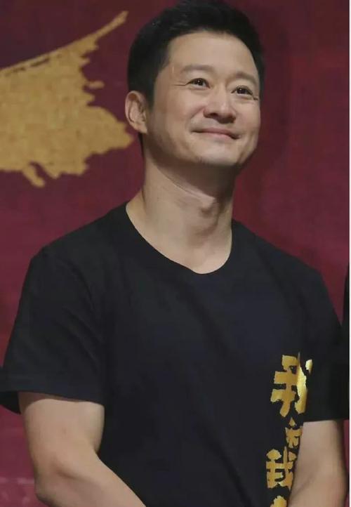 吴磊晒和吴京合照