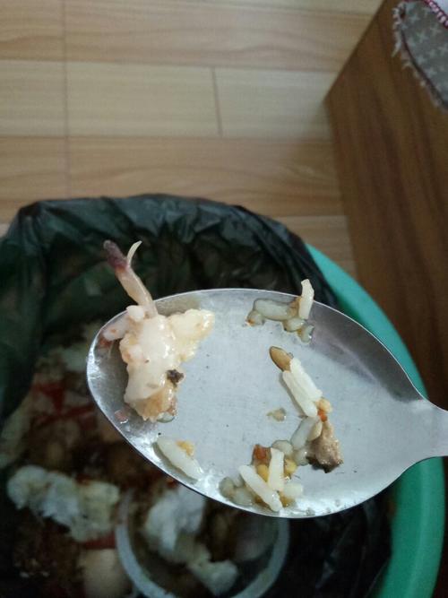 这个是寄生虫吗,猪脚里拉出来的