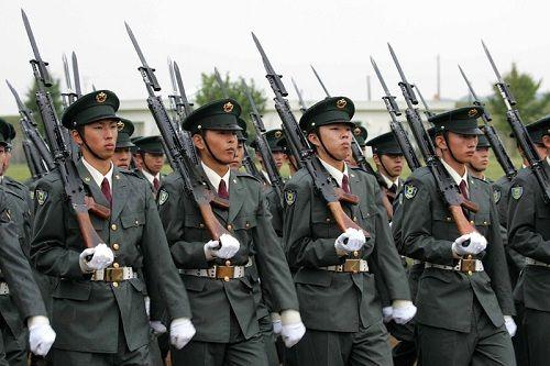 日本一陆上自卫队曹长潜海偷海螺被逮捕