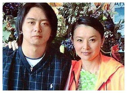 李赛凤衣柜藏干儿子被捉现行丈夫安全套还热乎着