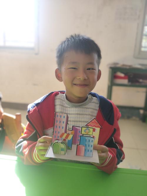 大韩庄大班——手工《高楼大厦》