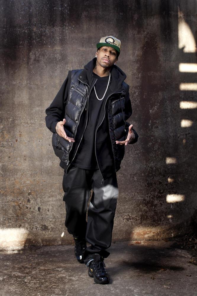 艾弗森的特立独行,是嘻哈的扮相,还是满身的纹身?