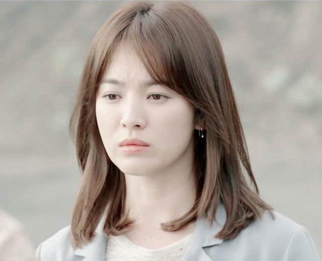 厉害了宋慧乔新造型美炸了剪个空气刘海都能这么出众