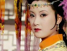 王熙凤这个人无论在《红楼梦》书里或者是书外,都是受到议论或者是