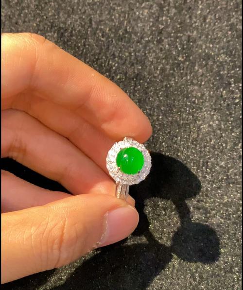 帝王绿翡翠戒指_翡翠戒指_小林翡翠行攻略_戒指_时尚