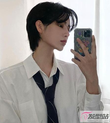 最火女生超a短发 头发剪短帅气干练