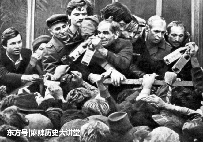 苏联解体之后,漂亮女人最凄惨,这一群体却因女人越过