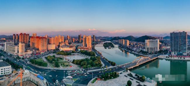 迎两会:用实干书写精彩答卷——广丰区经济社会发展纪实