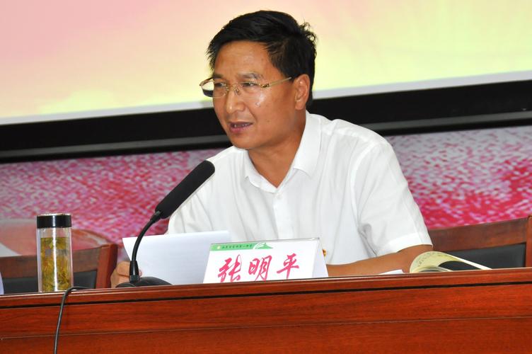 蒙阴一中党总支书记,校长张明平