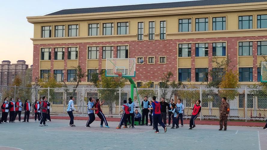 "活力校园 激情篮球"——一中教育集团石河子第十三中学阳光体育篮球
