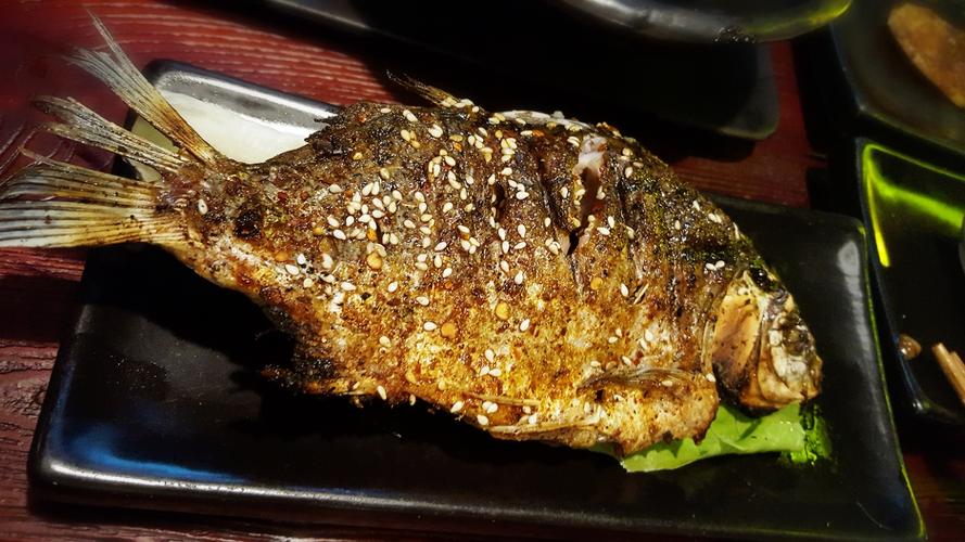 香酥烤鲫鱼