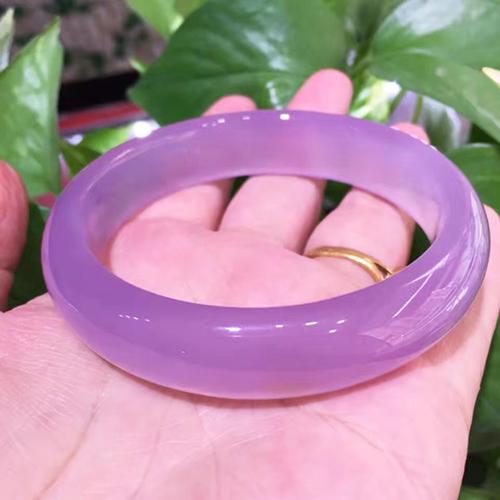 紫色玛瑙手镯一般多少钱紫色玛瑙手镯的功效和作用