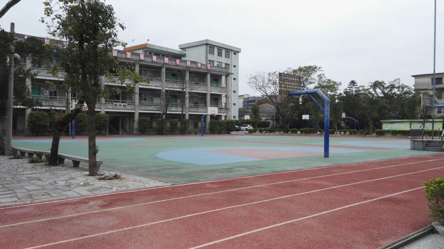 同学们,还记得我们初中的母校吗?当年揭阳二中