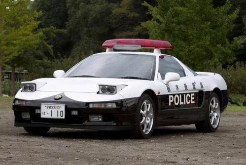 2007年,日产公司向枥木县高速交警大队捐赠一台fairlady z33 nismo
