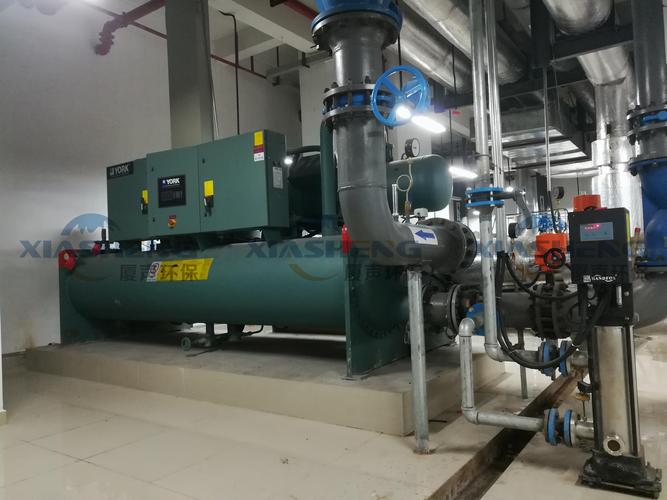 深圳东海大厦地下室约克螺杆冷水机减振工程
