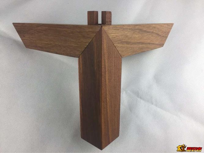 横入平抱肩榫(抱肩榫其一做法)