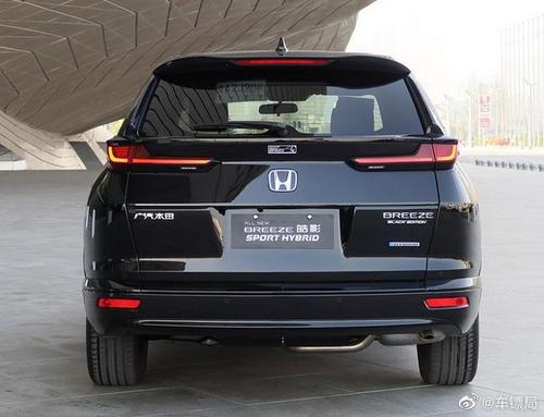 还是黑色的本田皓影好看,你们觉得呢?