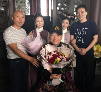 胡明《如懿传》杀青 看实力演员如何完美演绎高难度角色