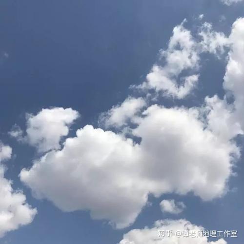 那么哪些云适合形成火烧云/晚霞?我们先来看云的种类.