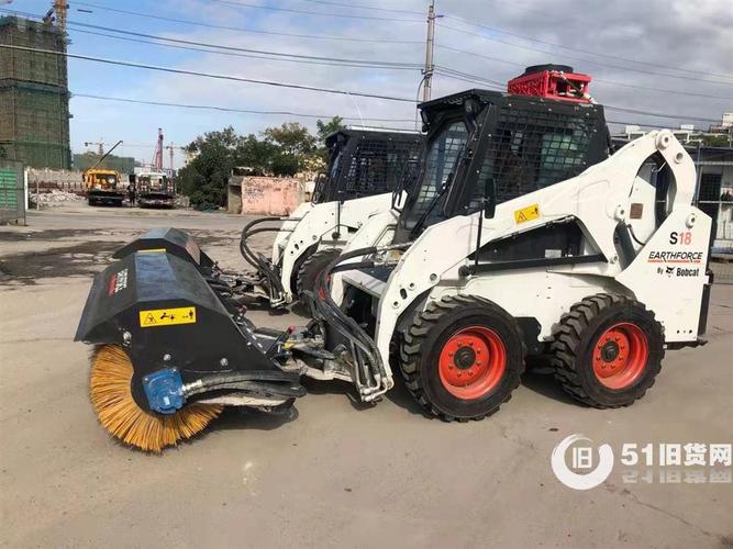 进口品牌山猫s18扫雪机清扫机滑移装载机多功能车可扫雪扫路面旋耕铲