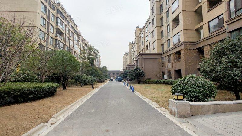 皖新文化广场翡翠庄园