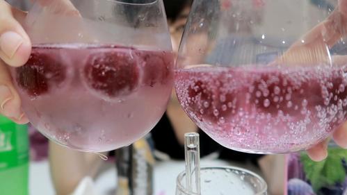 今夏最火的饮料喝法"葡萄冰配雪碧"今天尝尝,到底有多好喝?