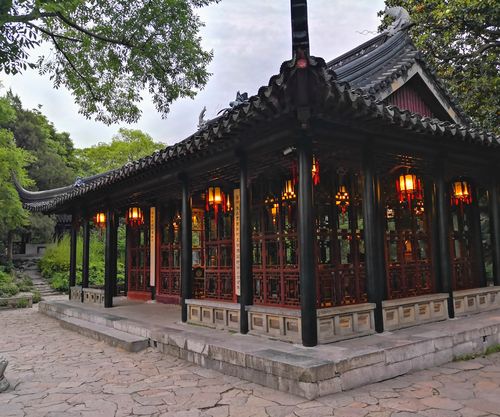 远香堂.主人招待贵宾的厅堂.布置豪华.