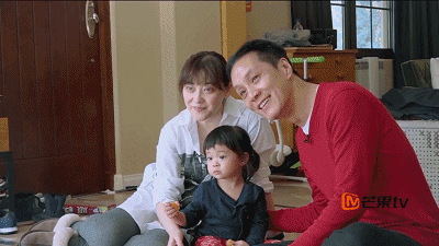 电影图解师:冯远征和梅婷女儿一起玩的画面终于治好了我多年的童年
