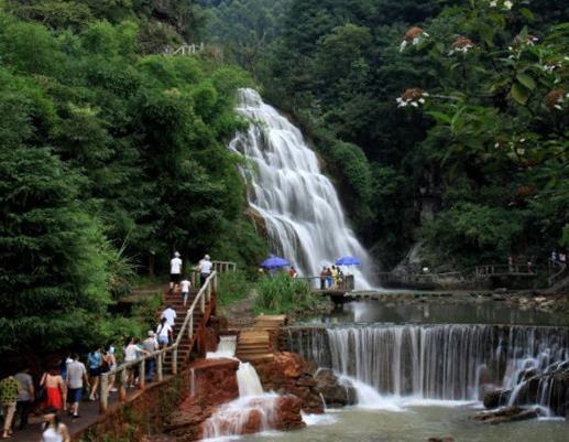 广安十大旅游景点排名,华蓥山环境优越,宝箴塞旅游区是有名古寨