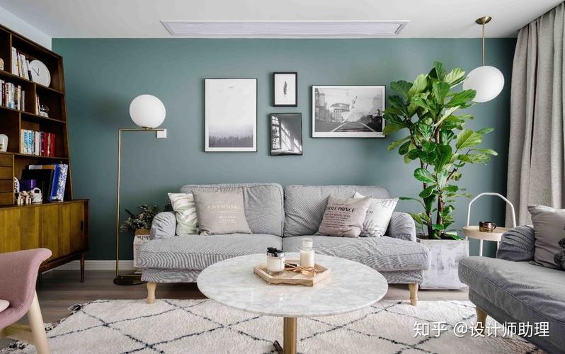 处理纯色的乳胶漆墙面,大家还可以选择拼色设计,百搭且个性,对于追求