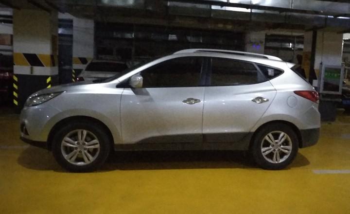 现代ix352010款20l自动四驱尊贵版gls