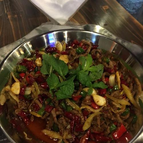 麻辣干锅牛肉 ￥ 68