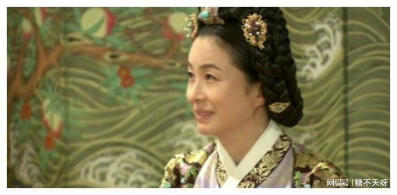 朝鲜中宗的两个王妃章敬王后,文定王后分别为贞熹王后的哥哥尹士昀,尹