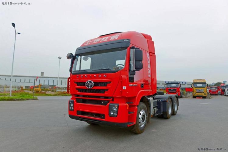 上汽红岩:杰狮m500 6×4牵引车是一款专为煤炭,砂石料