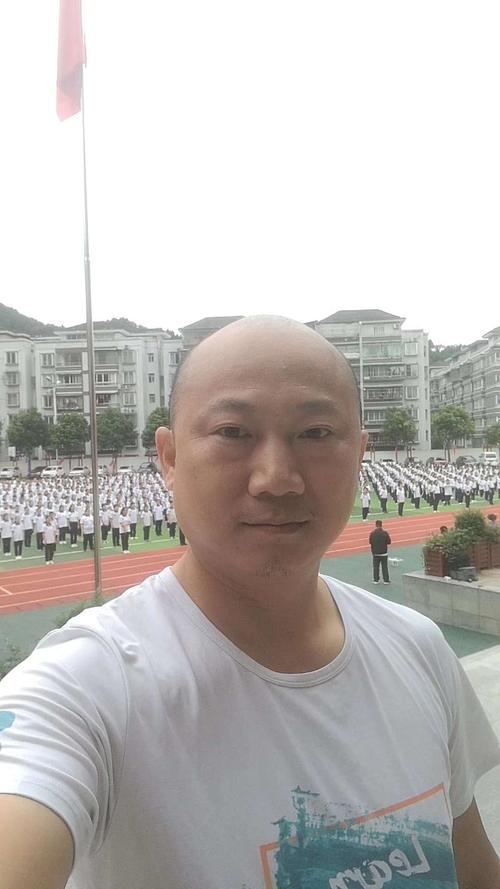 阆中市白塔中学九年级11班