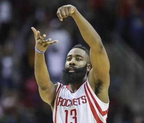 鼻子!嘴巴!那简直一毛一样啊!哈登听到记者这样问了之后,他.