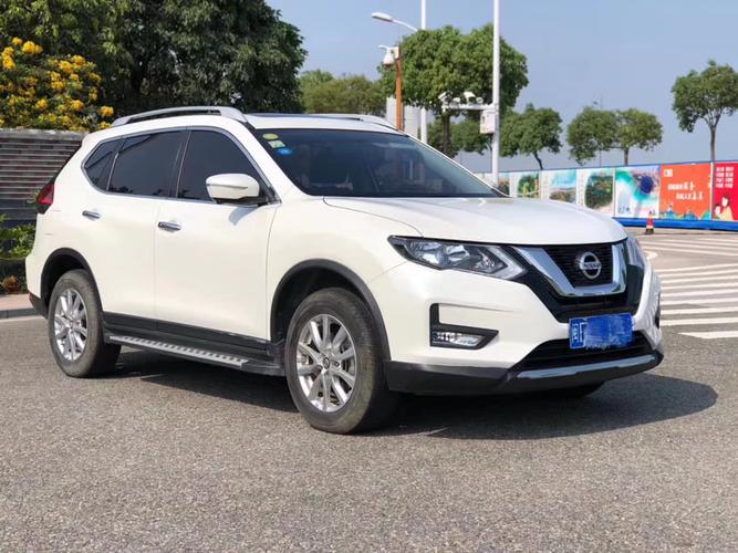 日产奇骏自动天窗