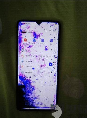 oppo ace屏幕漏液遭用户投诉:屏幕质量问题,厂家避而不谈_手机搜狐网