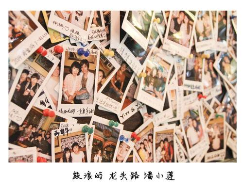 卖和榴莲相关产品的小店,漂亮的拍立得照片,显得低奢有情调.