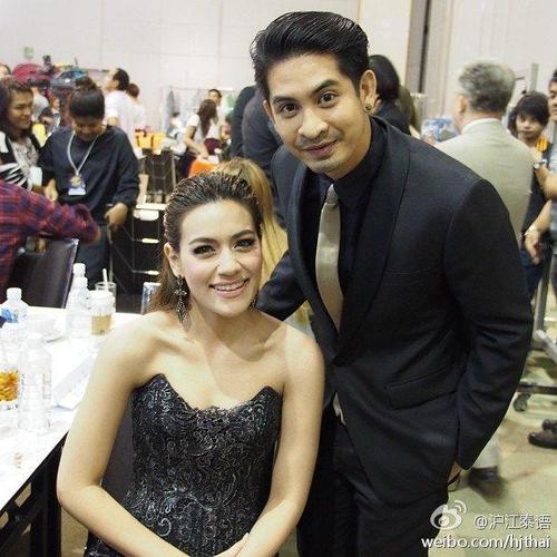 泰星kim新剧《双生花》杀青,与男友mark恩爱不减