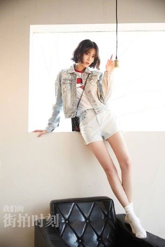 李溪芮一组时尚写真,大长腿格外瞩目,自带美图拉长功能!