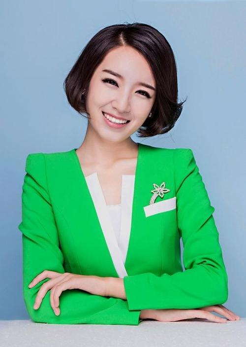 奇妙,浙江动听968主持人. 现主持《joy incity》《音乐真奇妙》节目.