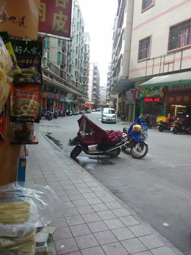 广东省肇庆市广宁县清华园步行街靠近清华幼儿园(清华