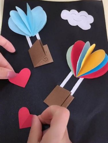 国际花园幼儿园线上课堂(第三十四期)——大一班手工制作《热气球》