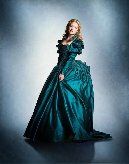 组图:蕾雅·赛杜的贝儿公主造型写真 优雅美女尽显气质