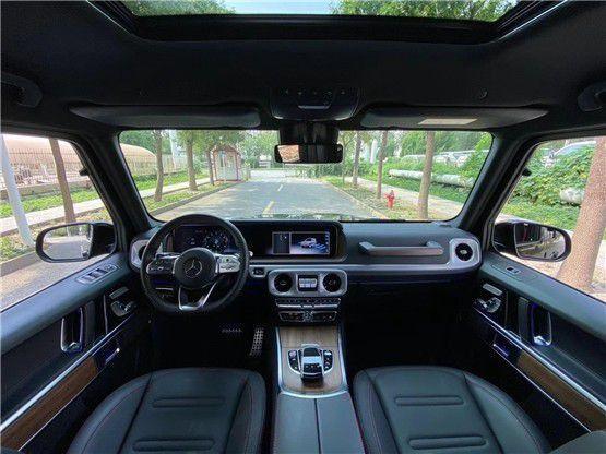 21款奔驰g500内饰也走起了豪华路线,让你感觉不到这是一款纯种的越野