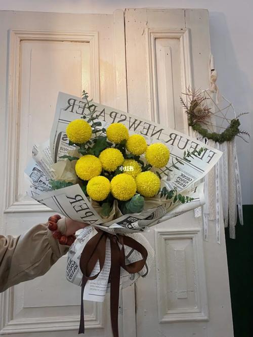 可爱的乒乓菊花束～_花束_乒乓球_花艺_深红色鲜花店攻略_生日_花店