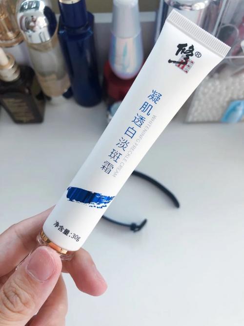 凝肌透白淡斑霜修正效果怎样 干敏皮使用3管的淡斑效果测评