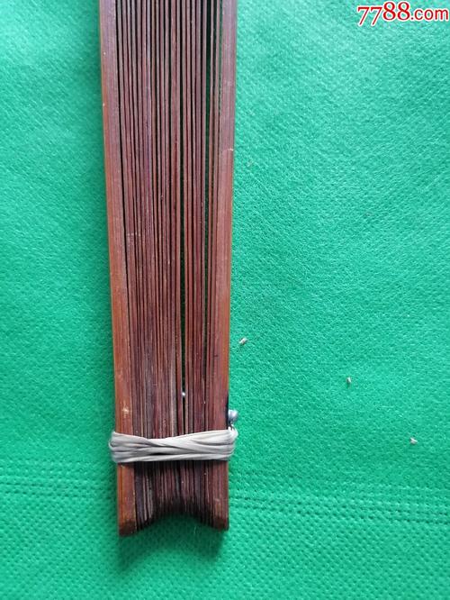 老的竹折扇一把