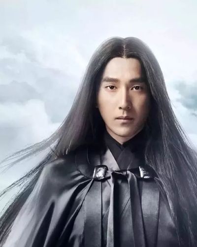 "夜华"长发飘飘的样子让网友们真的难受,于是毫不